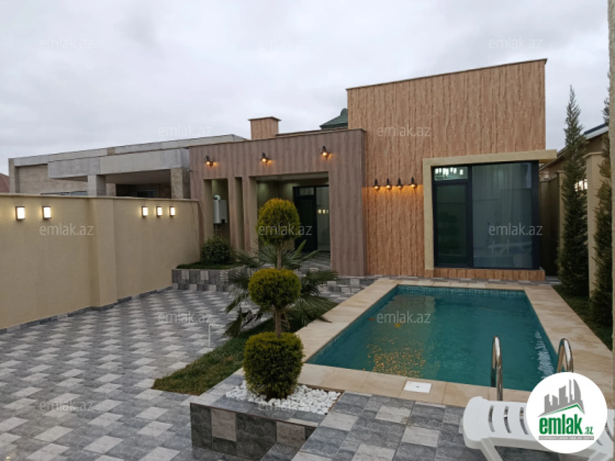 Satılır 4 otaqlı mənzil 150 m²