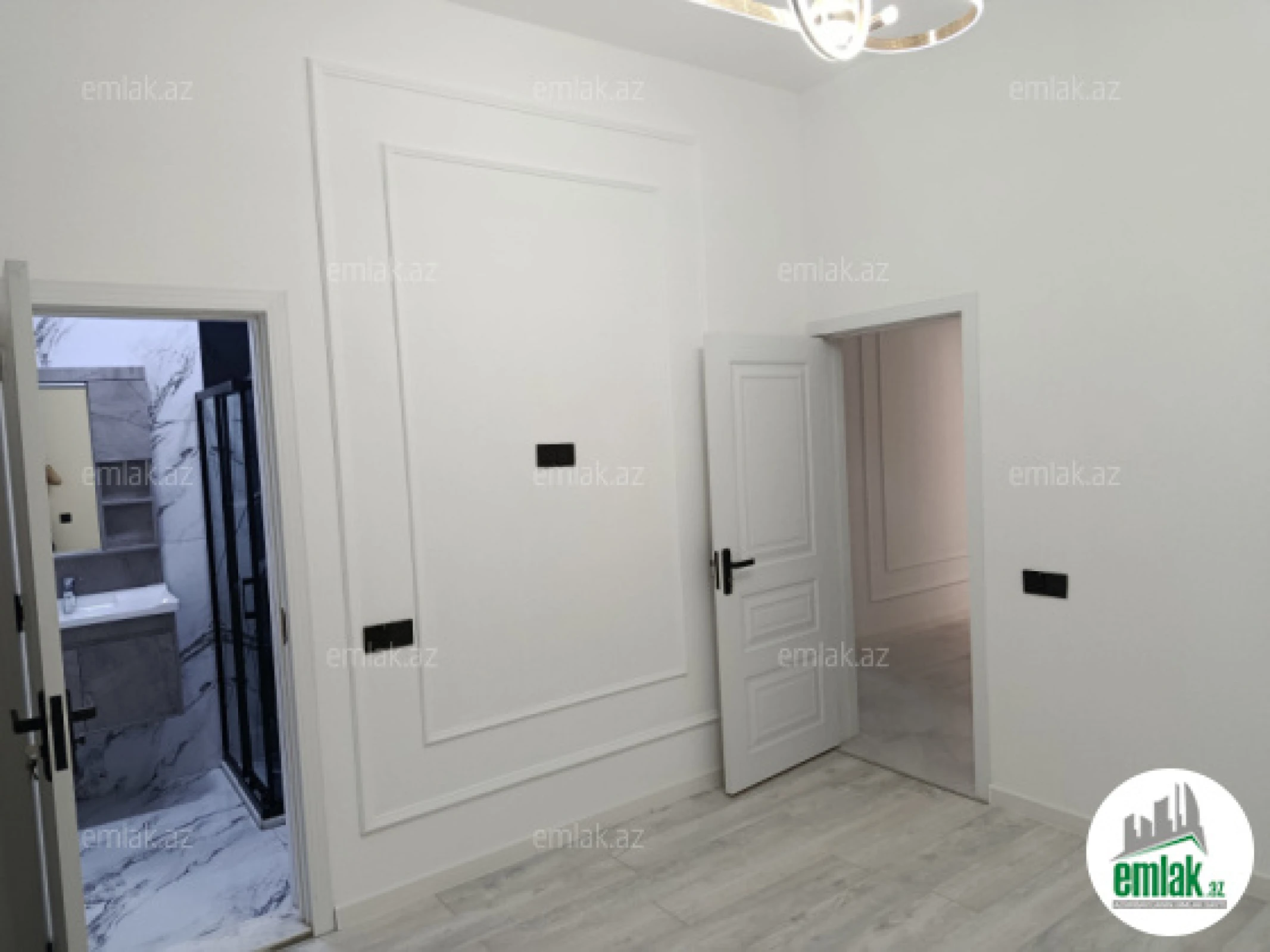 Satılır 4 otaqlı mənzil 150 m²