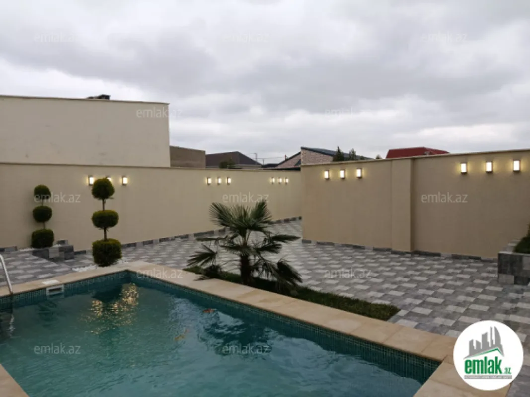 Satılır 4 otaqlı mənzil 150 m²