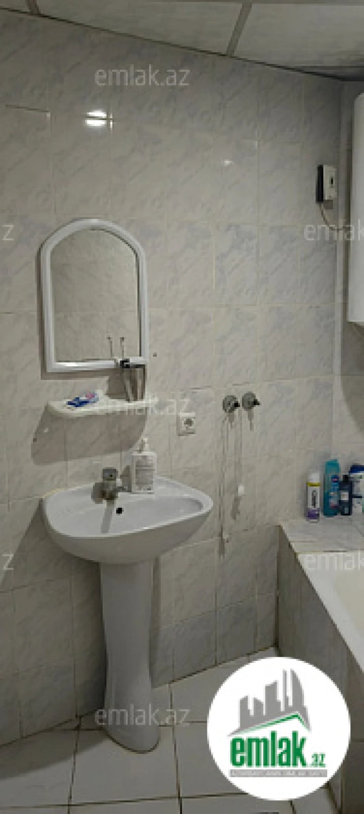 Satılır 2 otaqlı köhnə tikili 60 m²