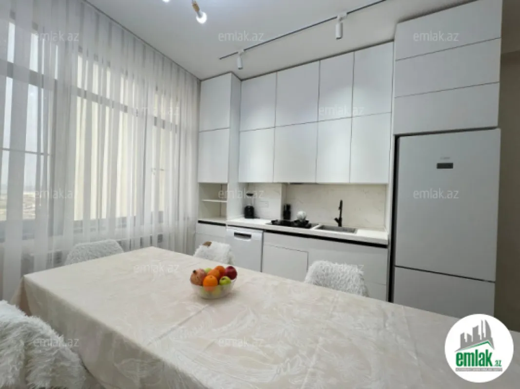 Satılır 3 otaqlı yeni tikili 80 m²