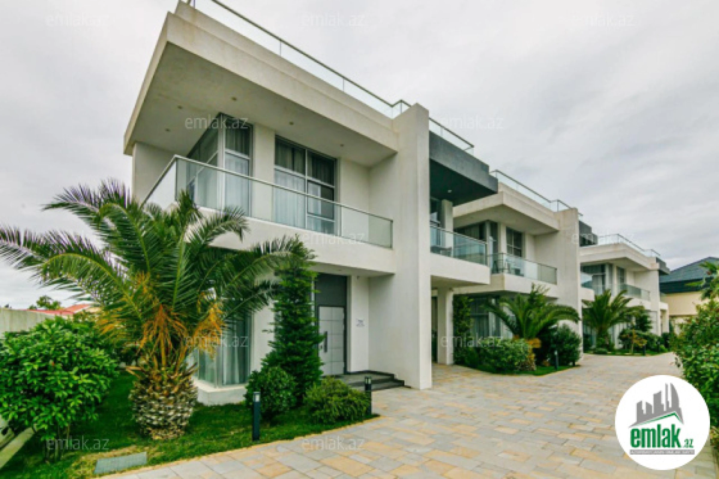 Satılır 19 otaqlı obyekt 1700 m²