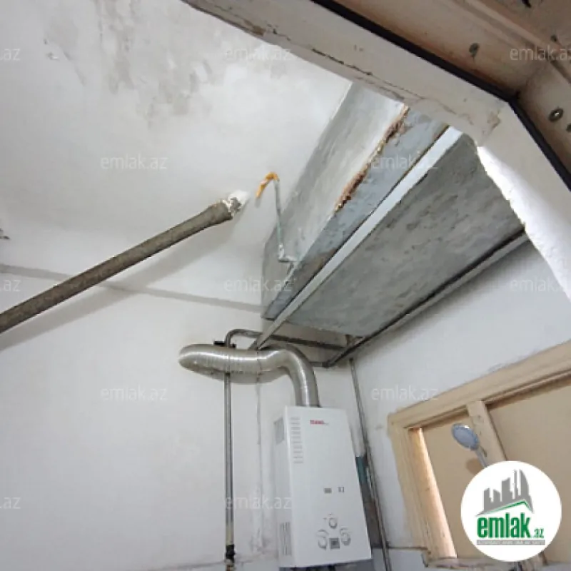 Satılır 3 otaqlı köhnə tikili 80 m²