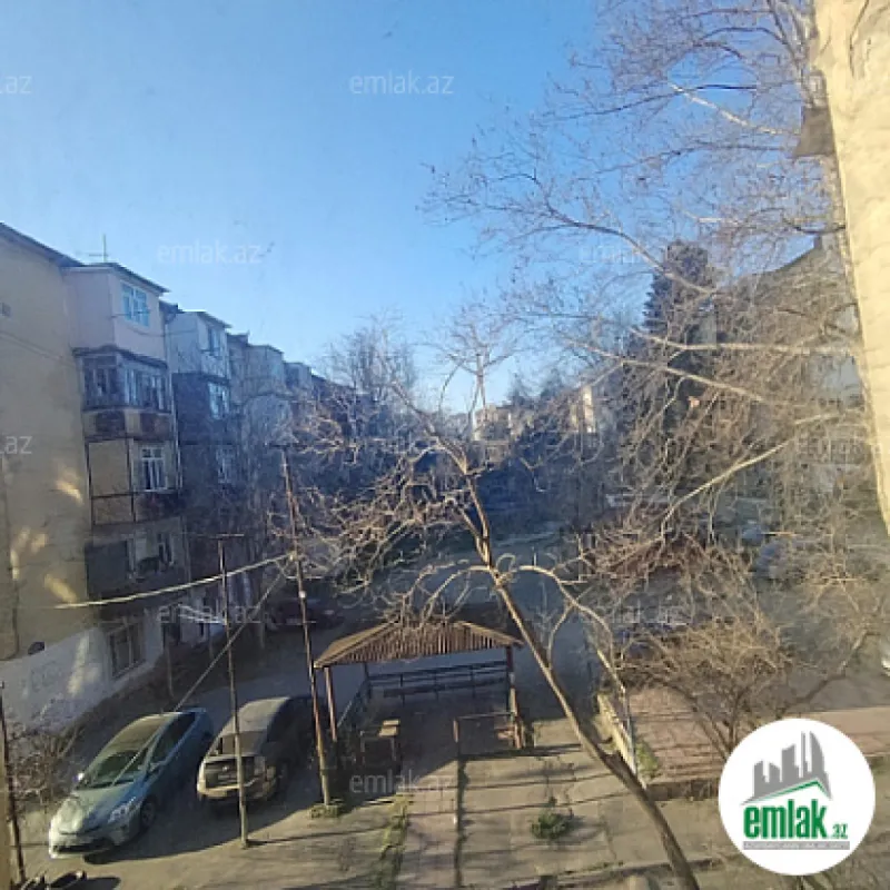 Satılır 3 otaqlı köhnə tikili 80 m²