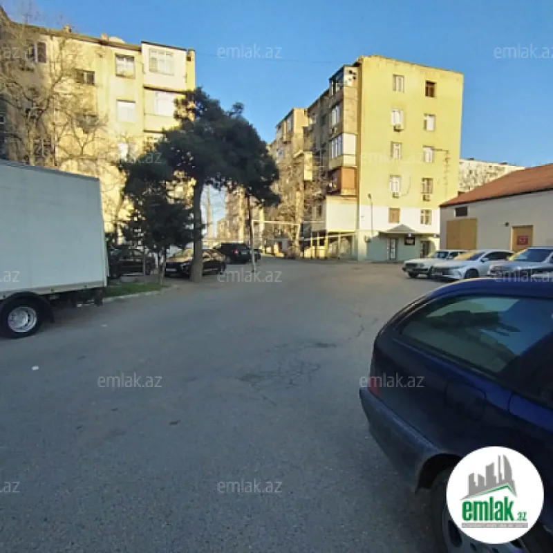 Satılır 3 otaqlı köhnə tikili 80 m²