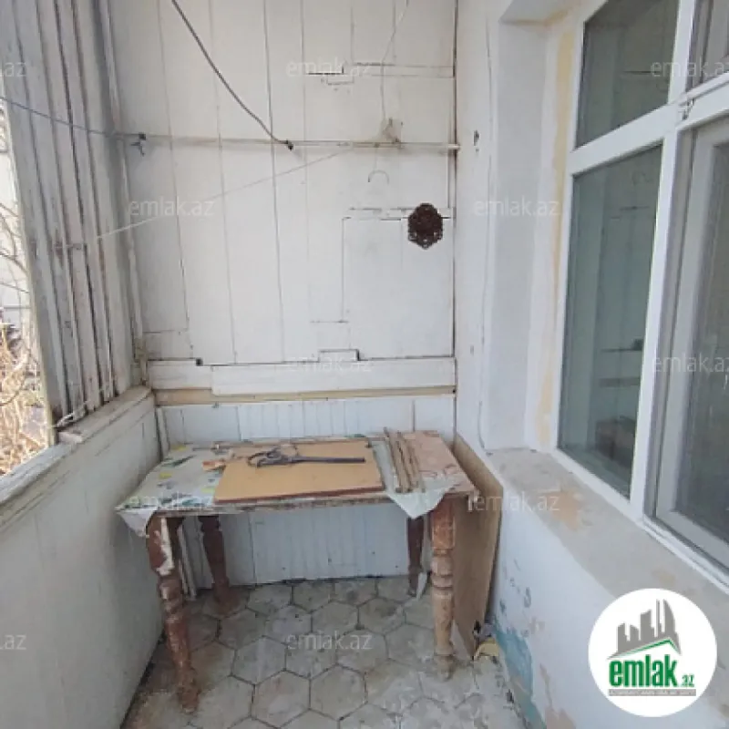 Satılır 3 otaqlı köhnə tikili 80 m²
