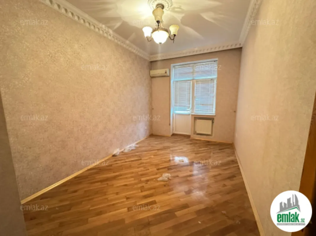 Satılır 4 otaqlı yeni tikili 120 m²