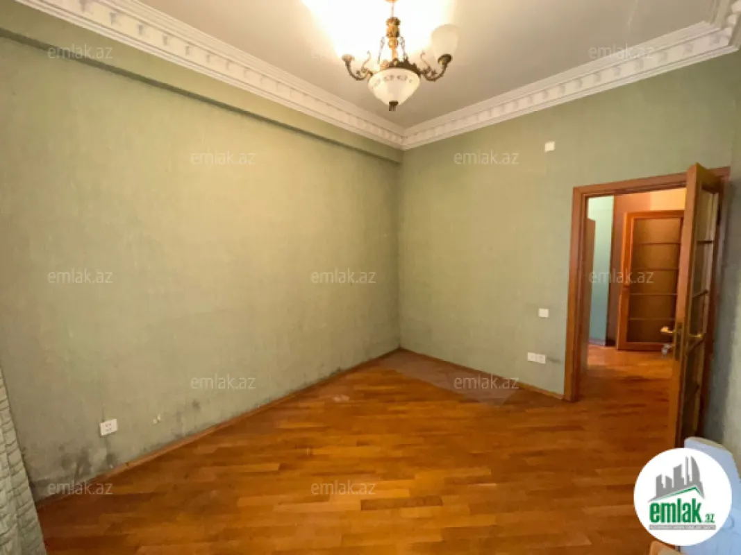 Satılır 4 otaqlı yeni tikili 120 m²