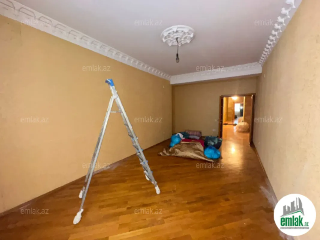 Satılır 4 otaqlı yeni tikili 120 m²