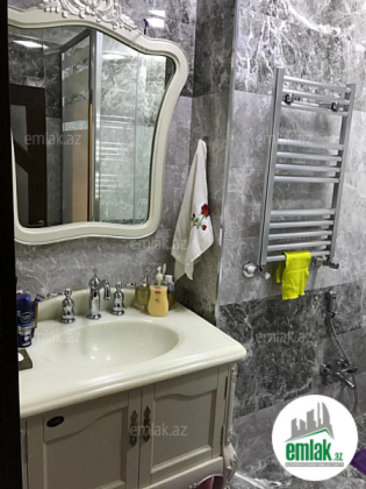 Satılır 3 otaqlı yeni tikili 120 m²