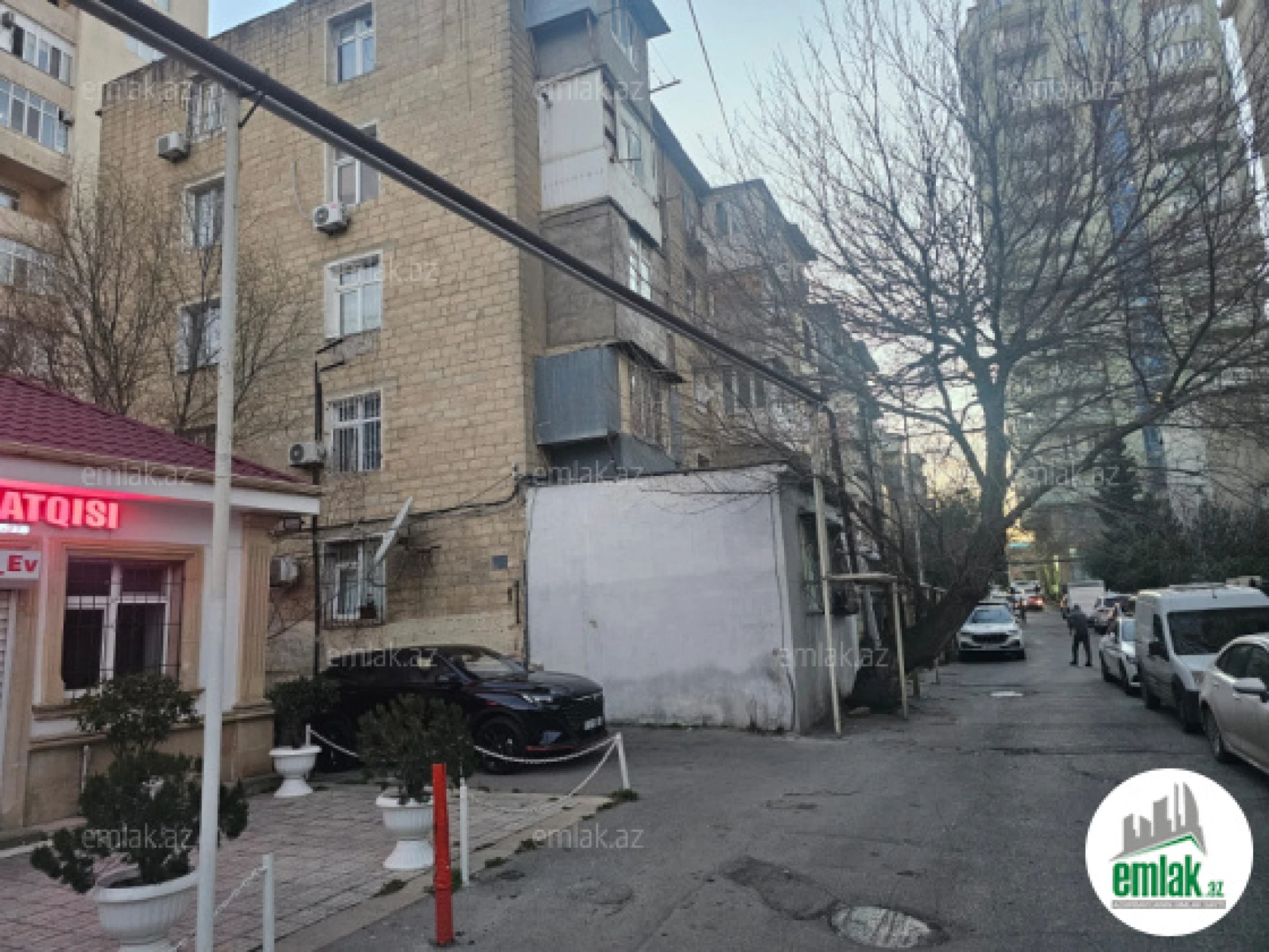 Satılır 1 otaqlı köhnə tikili 60 m²