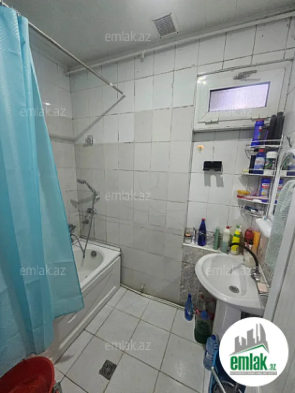 Satılır 1 otaqlı köhnə tikili 60 m²