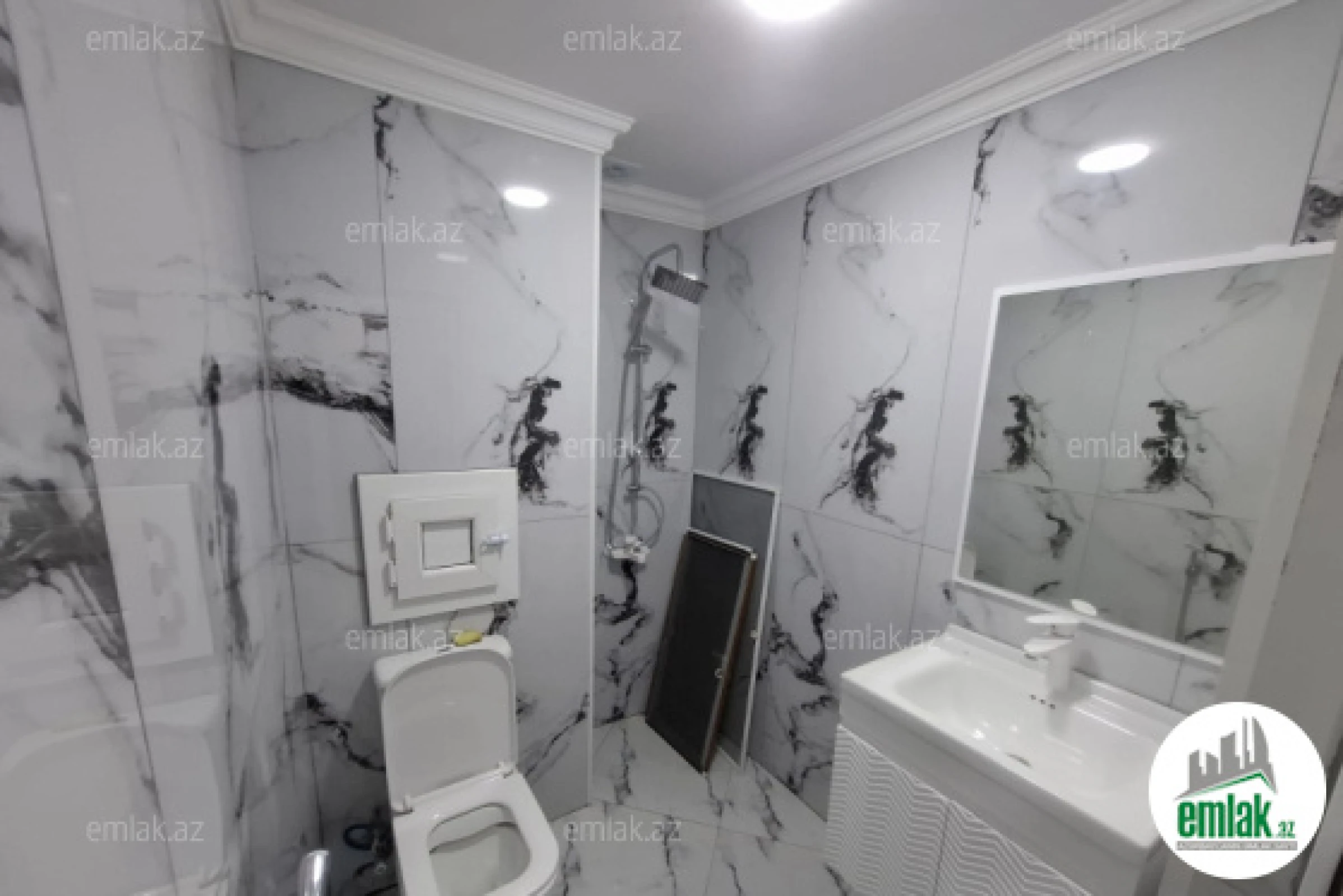 Satılır 2 otaqlı köhnə tikili 50 m²