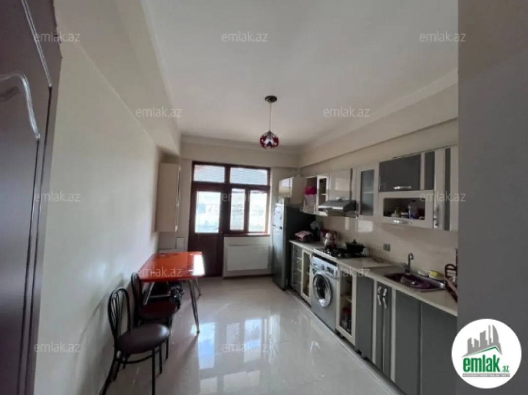 Satılır 2 otaqlı yeni tikili 78 m²