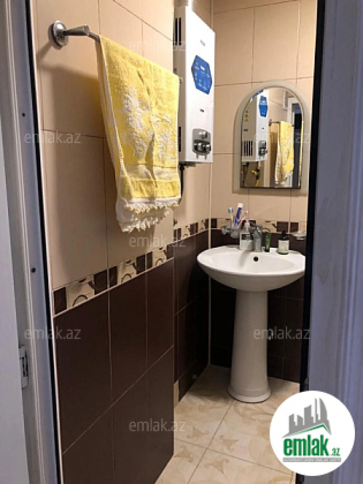 Satılır 2 otaqlı köhnə tikili 60 m²