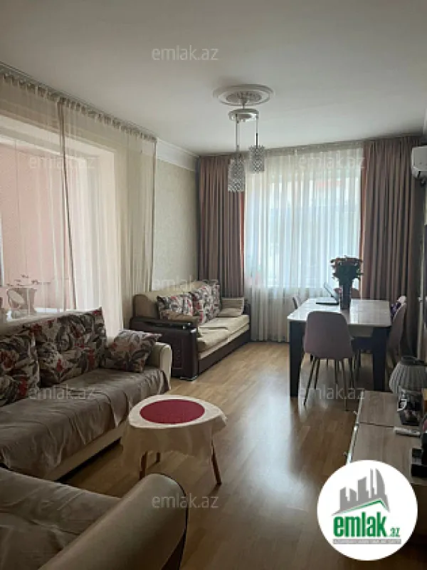 Satılır 2 otaqlı köhnə tikili 60 m²