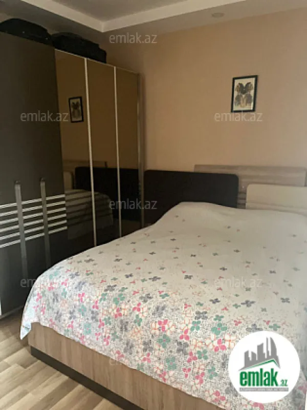 Satılır 2 otaqlı köhnə tikili 60 m²