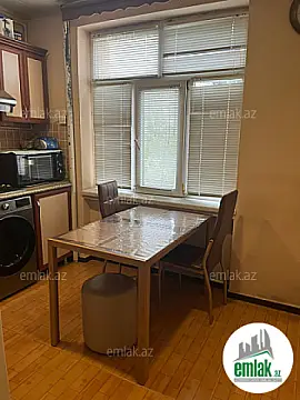 Satılır 2 otaqlı köhnə tikili 60 m²