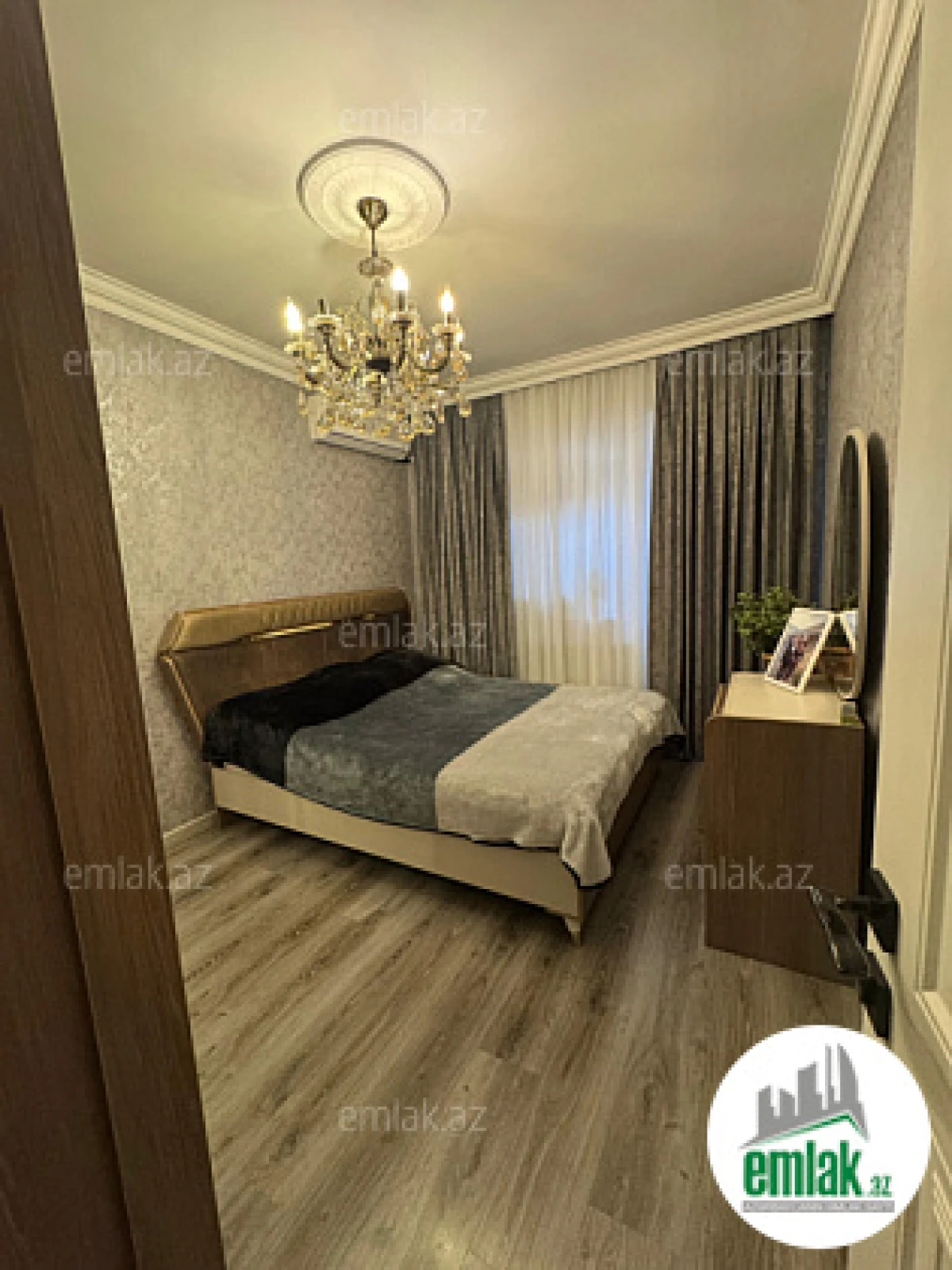 Satılır 4 otaqlı köhnə tikili 90 m²