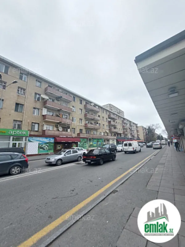 Satılır 4 otaqlı köhnə tikili 90 m²