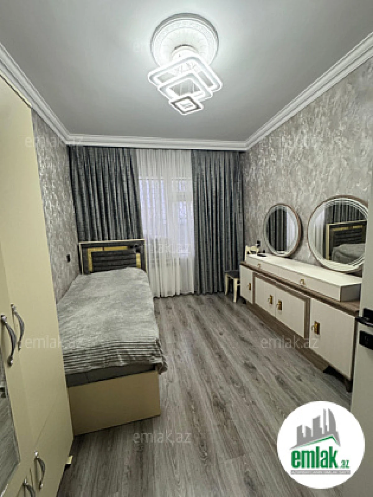 Satılır 4 otaqlı köhnə tikili 90 m²