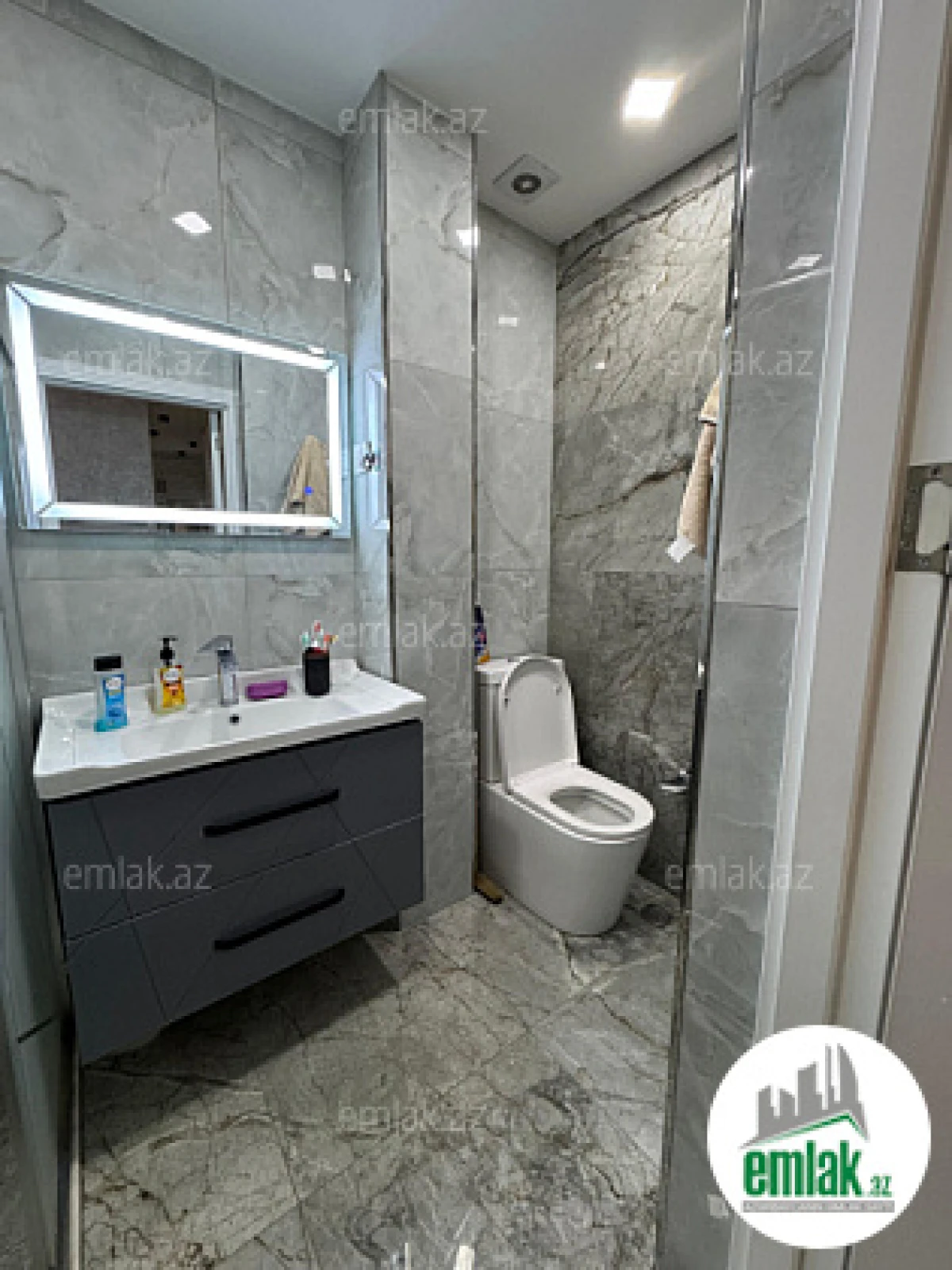 Satılır 4 otaqlı köhnə tikili 90 m²