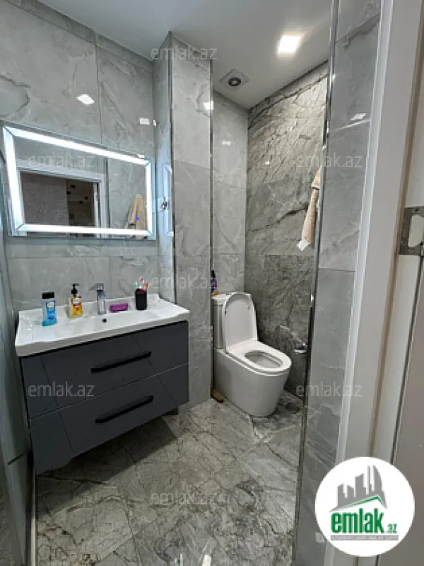 Satılır 4 otaqlı köhnə tikili 90 m²