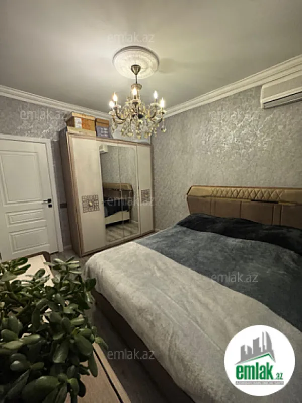 Satılır 4 otaqlı köhnə tikili 90 m²