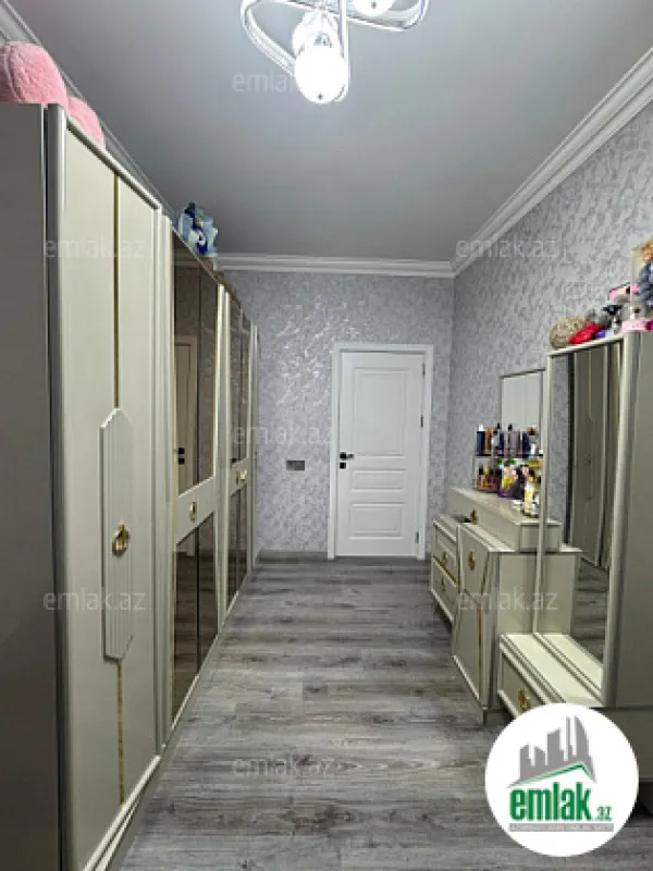 Satılır 4 otaqlı köhnə tikili 90 m²