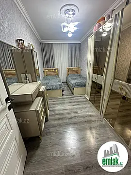 Satılır 4 otaqlı köhnə tikili 90 m²