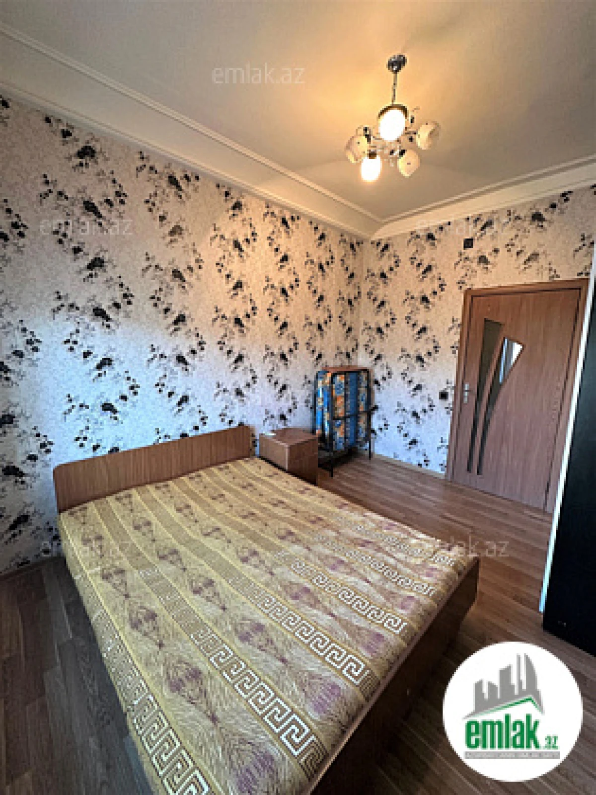 Satılır 2 otaqlı köhnə tikili 50 m²