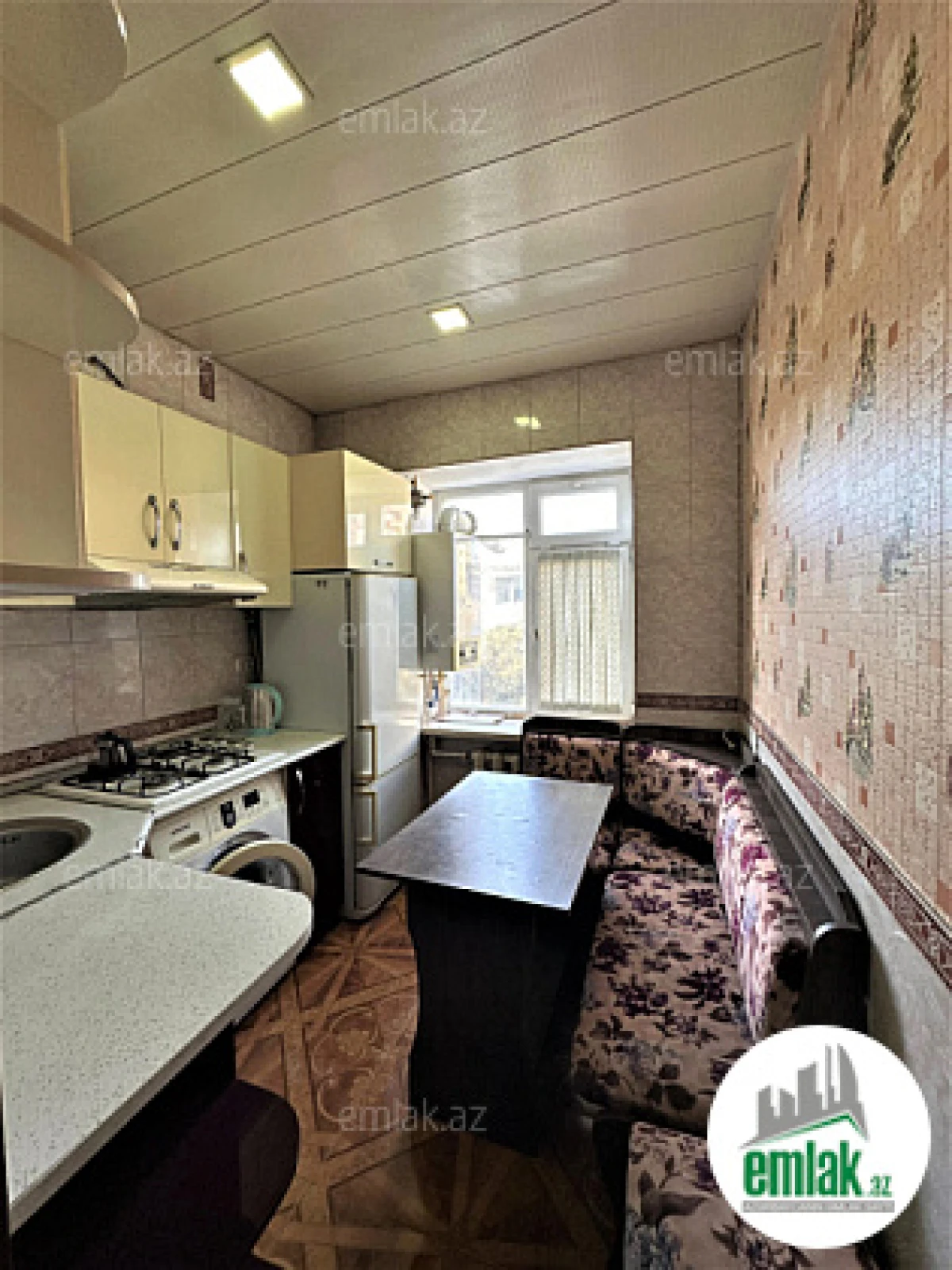 Satılır 2 otaqlı köhnə tikili 50 m²