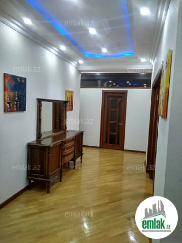 Satılır 4 otaqlı yeni tikili 135 m²