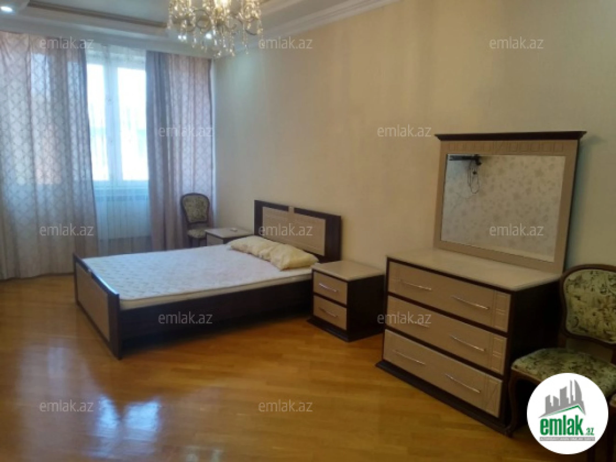 Satılır 4 otaqlı yeni tikili 135 m²