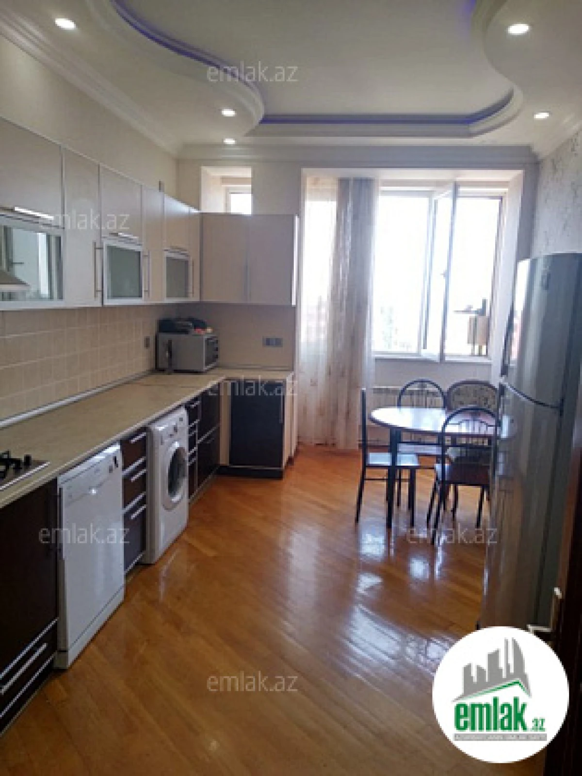 Satılır 4 otaqlı yeni tikili 135 m²