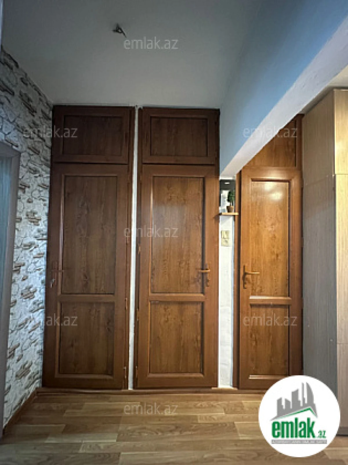 Satılır 2 otaqlı köhnə tikili 70 m²