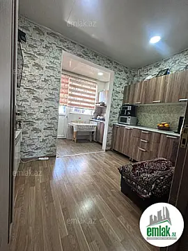 Satılır 2 otaqlı köhnə tikili 70 m²