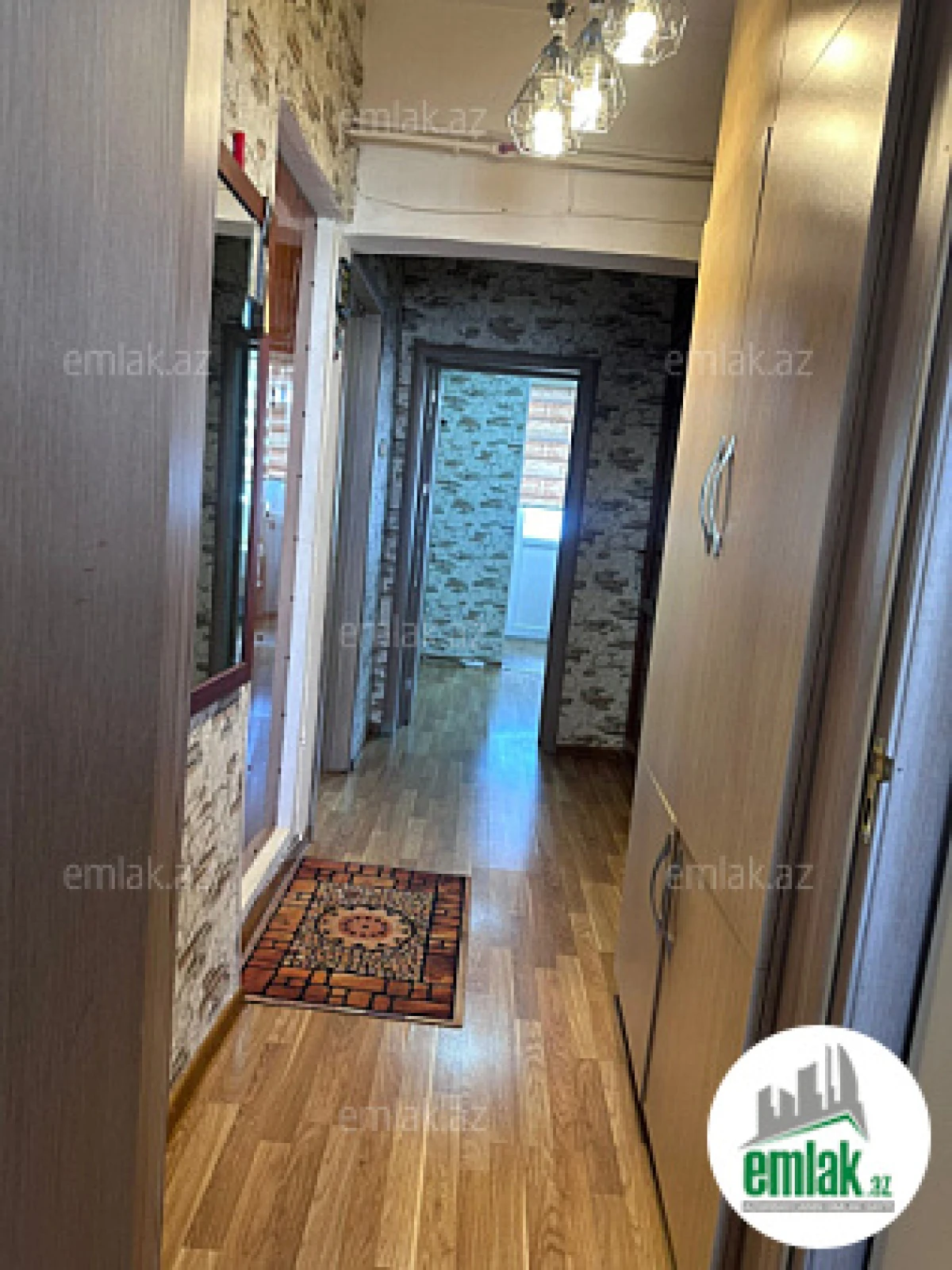 Satılır 2 otaqlı köhnə tikili 70 m²