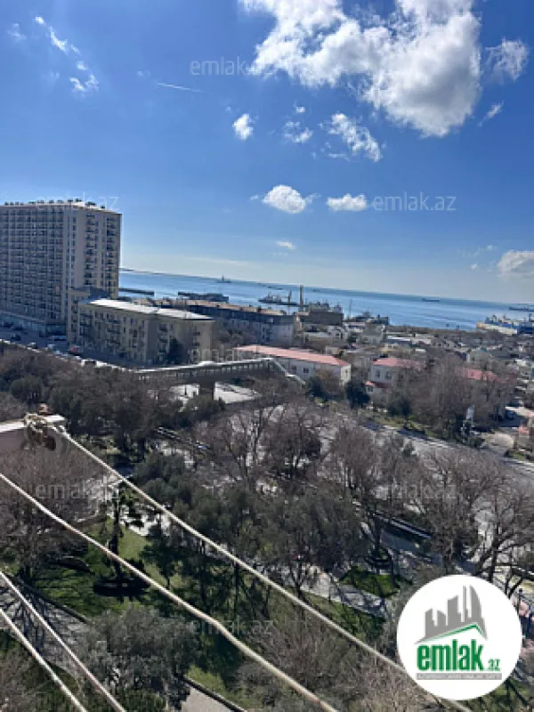 Satılır 2 otaqlı köhnə tikili 70 m²