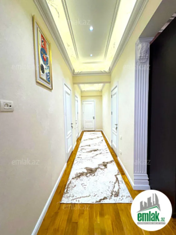 Satılır 4 otaqlı yeni tikili 225 m²