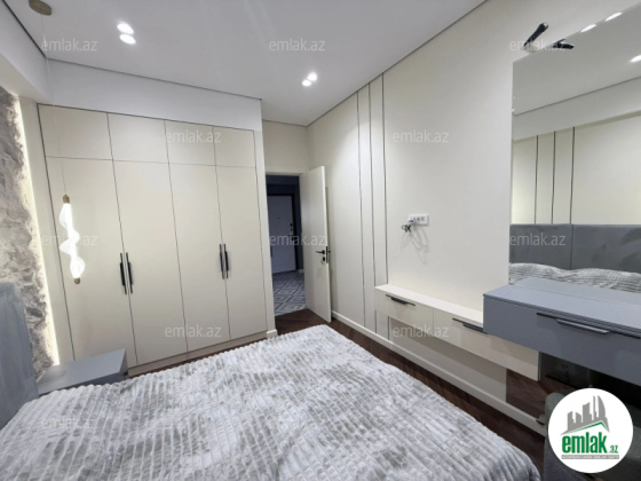 Satılır 2 otaqlı yeni tikili 55 m²