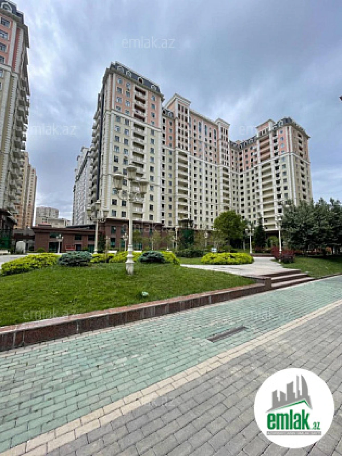 Satılır 2 otaqlı yeni tikili 68 m²