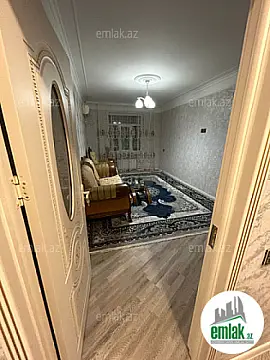 Satılır 2 otaqlı köhnə tikili 65 m²