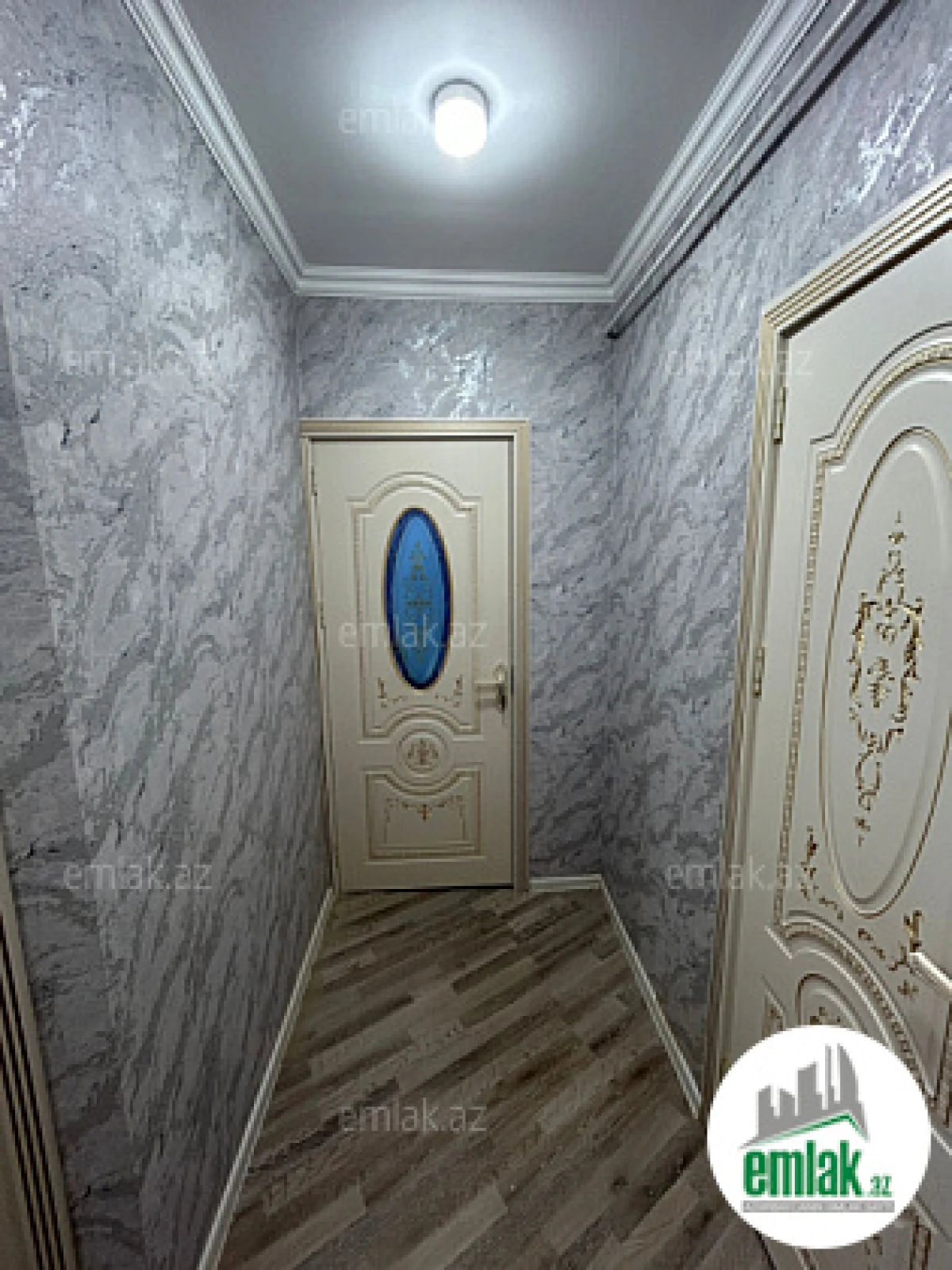 Satılır 2 otaqlı köhnə tikili 65 m²