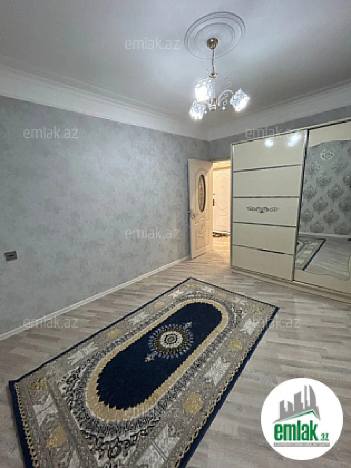 Satılır 2 otaqlı köhnə tikili 65 m²