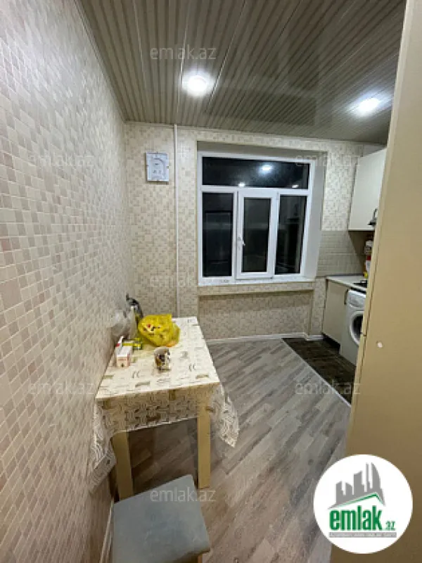Satılır 2 otaqlı köhnə tikili 65 m²
