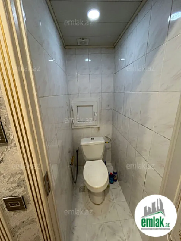 Satılır 2 otaqlı köhnə tikili 65 m²