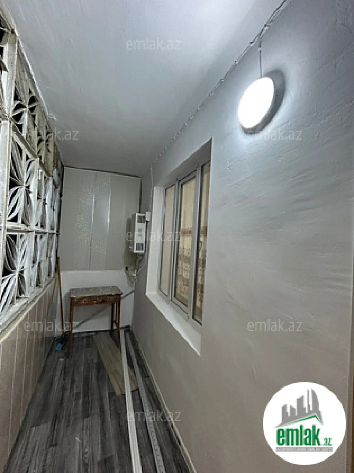 Satılır 2 otaqlı köhnə tikili 65 m²