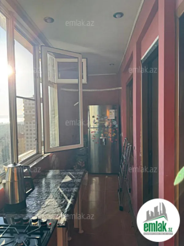 Satılır 2 otaqlı köhnə tikili 65 m²