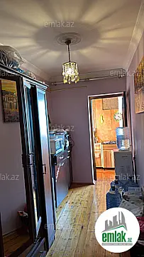 Satılır 2 otaqlı köhnə tikili 65 m²